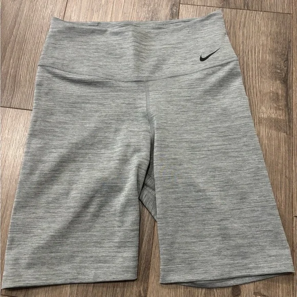 4 NIKE biker shorts gym shorts EUC AND NWT size XS - Picture 5 of 6